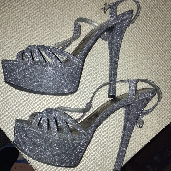 Chinese Laundry heels - Picture 6 of 8